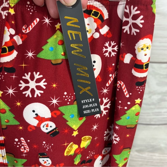 Piper Lou 2XL Christmas top with Plus size Christmas leggings - Picture 10 of 13